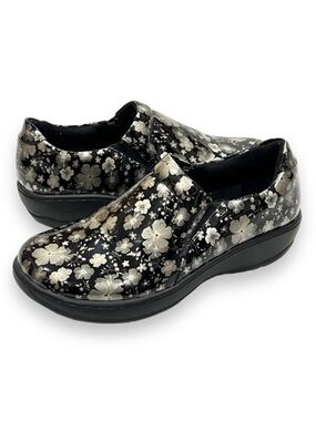 Spring Step Black Silver Floral Clogs 6.5